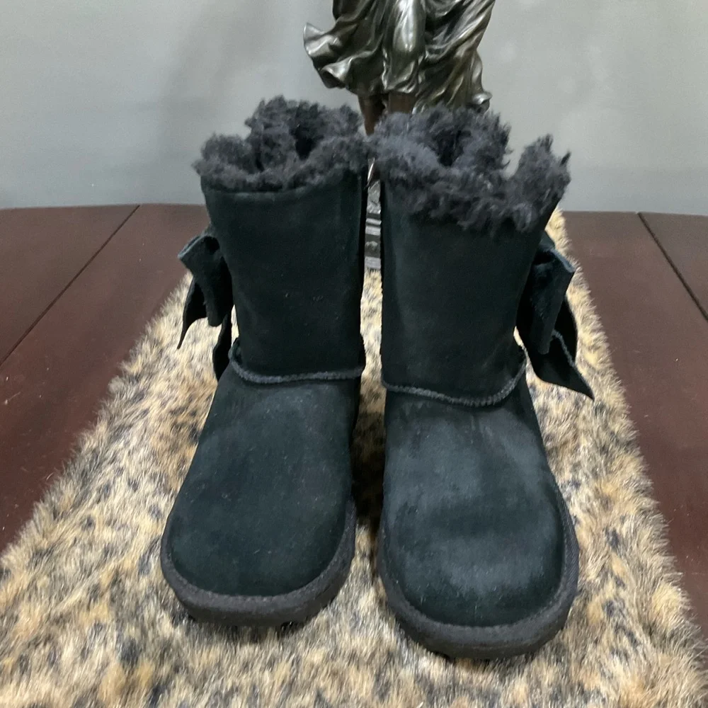 UGG ONE SIDE BOW‎ LEATHER BOOTS